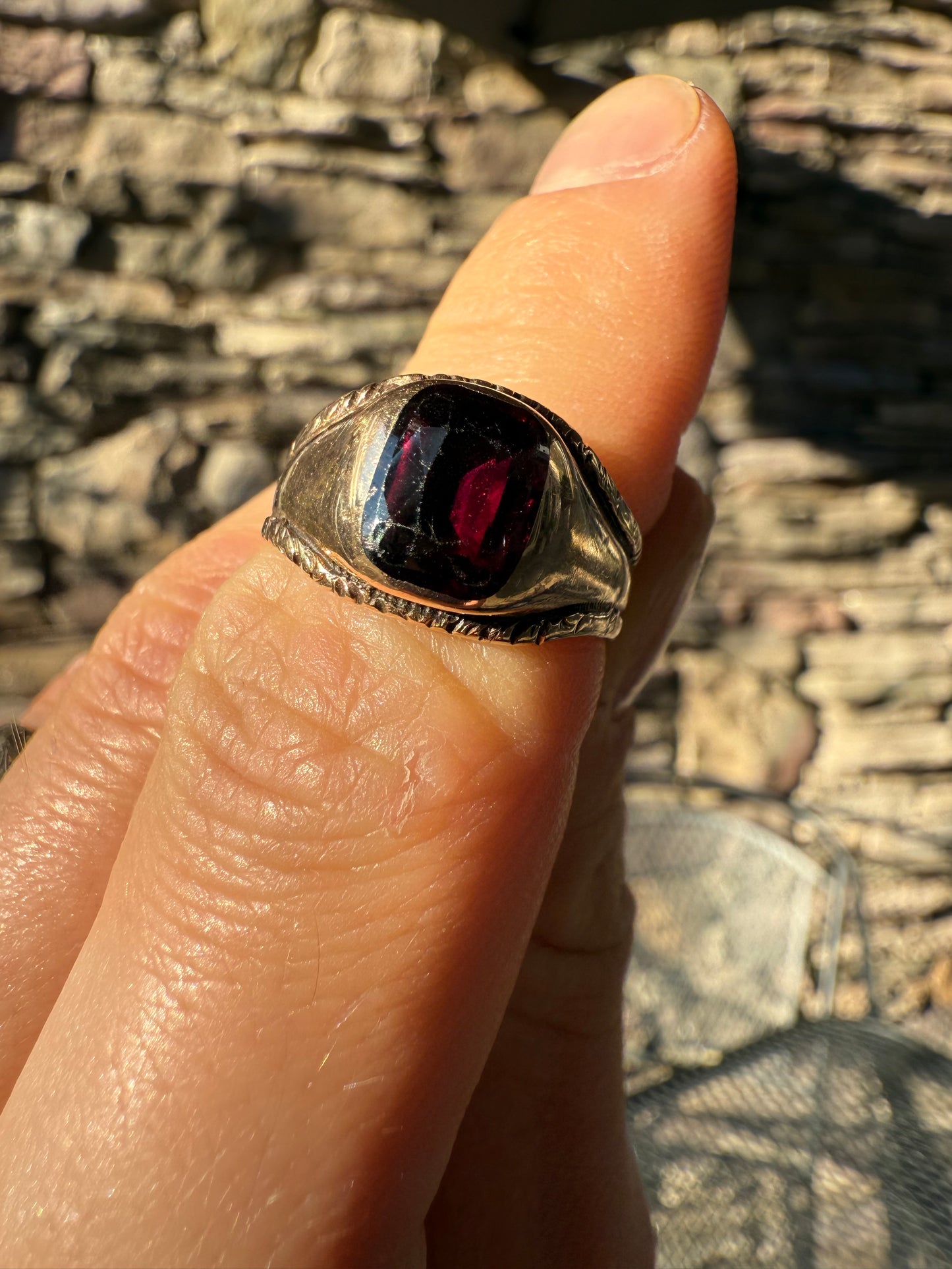 10K Classic Garnet Ring