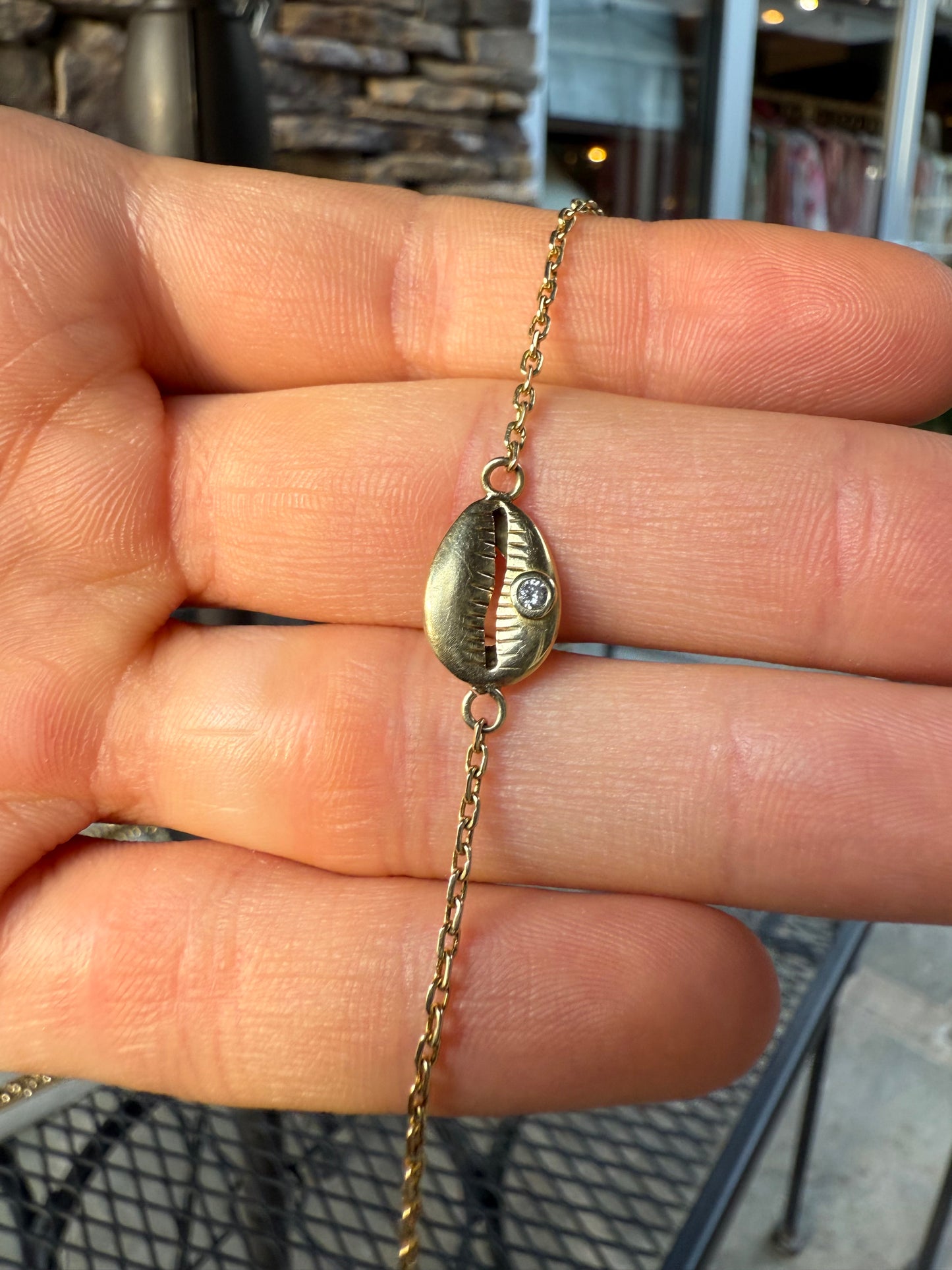 14K Seashell Diamond Bracelet 8 Inches