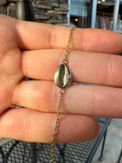 14K Seashell Diamond Bracelet 8 Inches