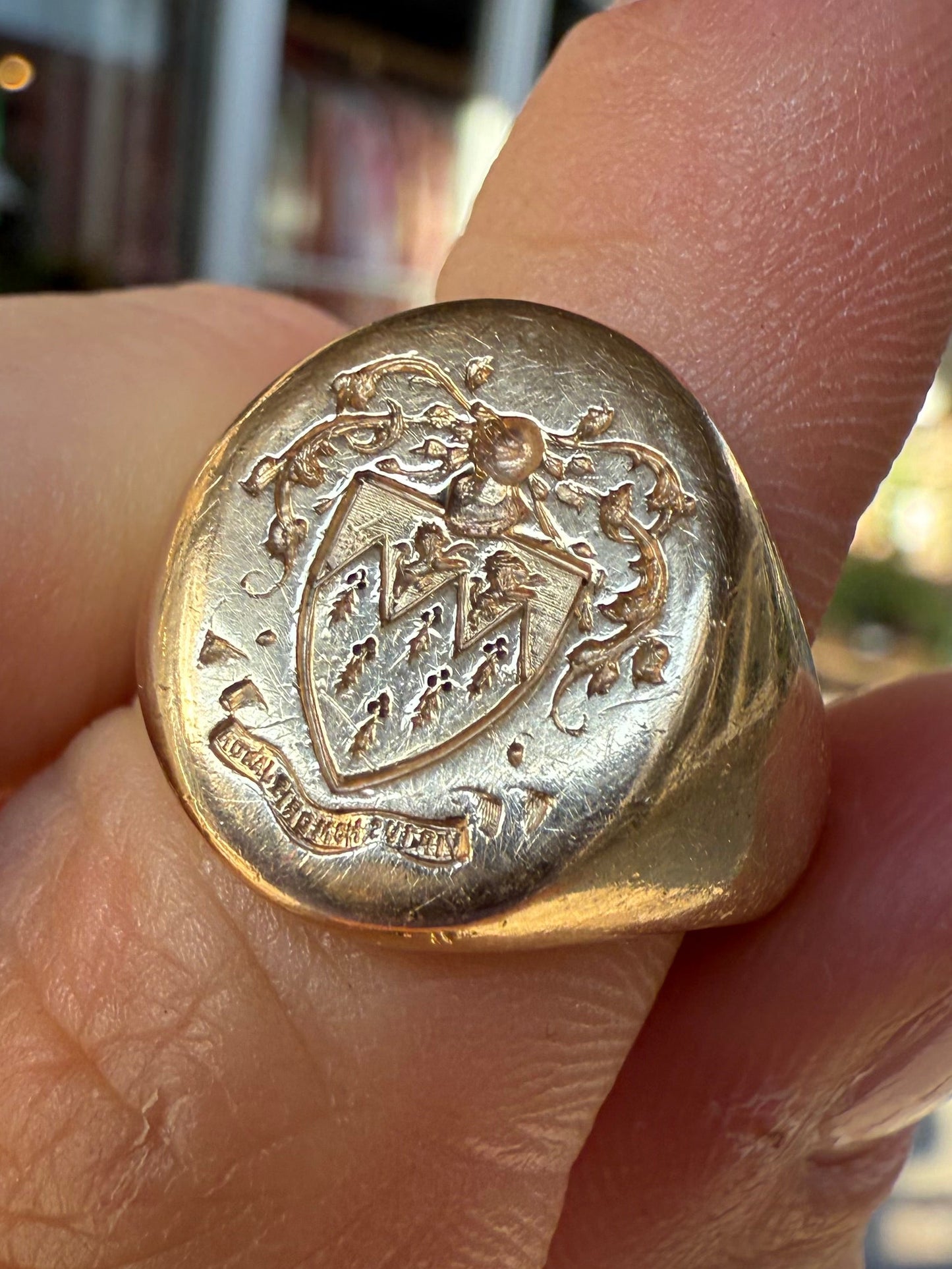 Classic 14K Crest Signet